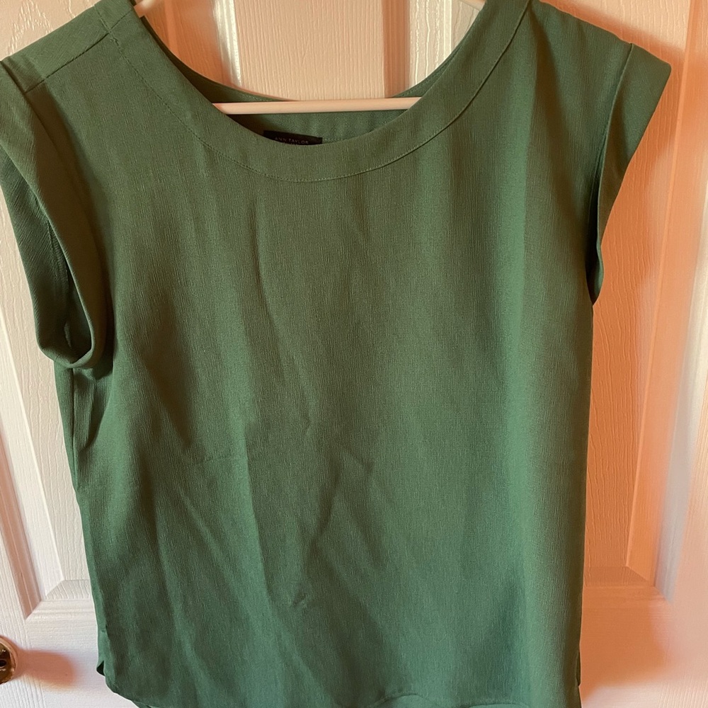 Ann Taylor factory green blouse